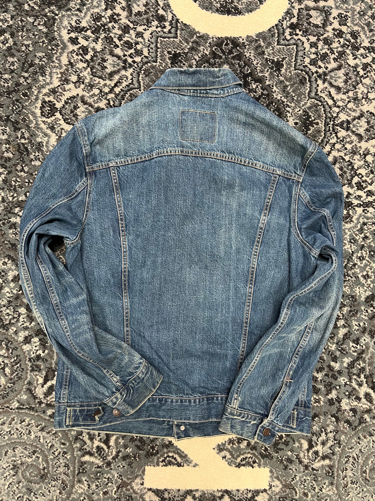 Vintage 00’s  Levi Trucker Denim Jacket “Sun Fade”