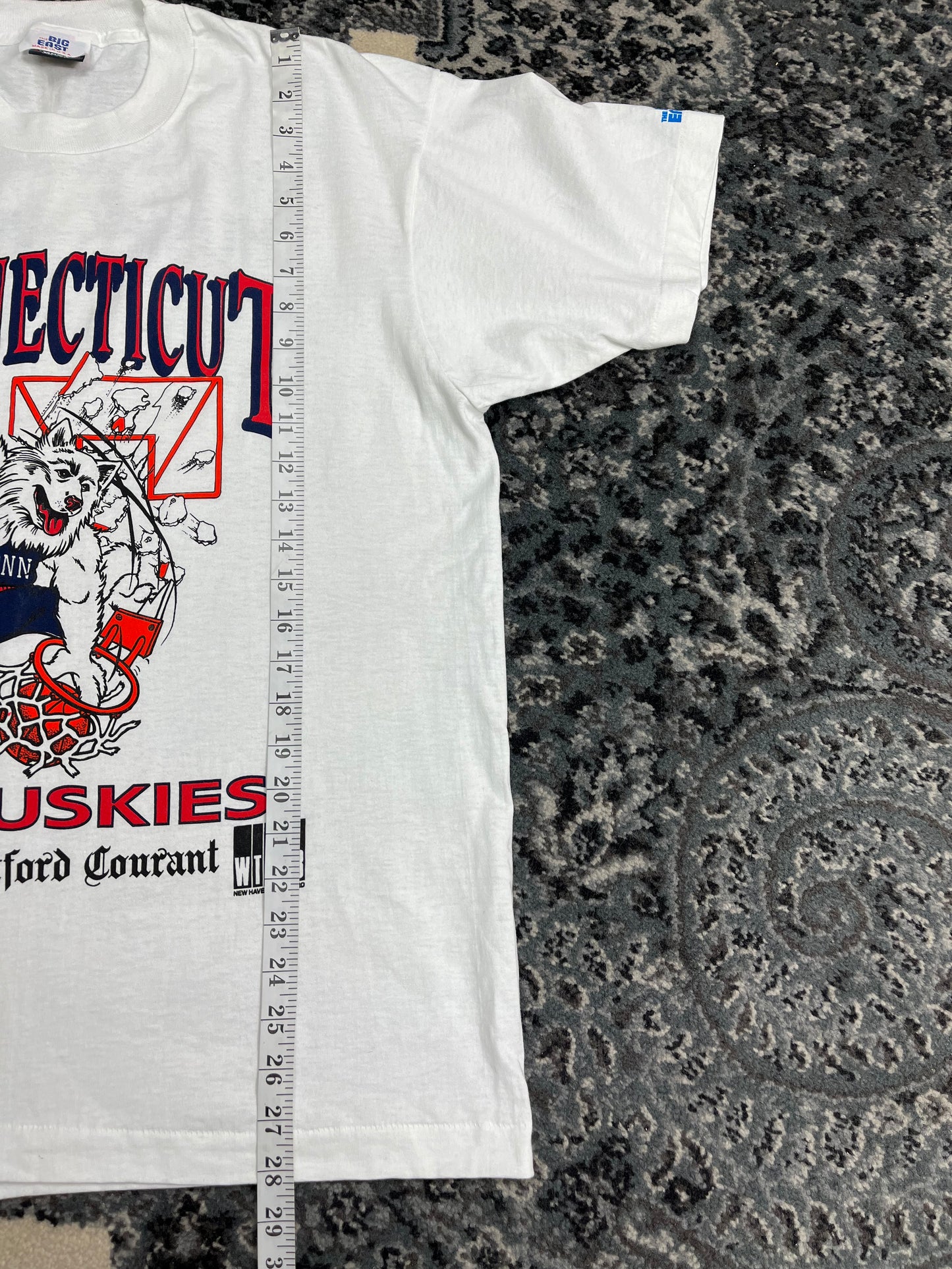 Vintage 91” 92” Season UConn Huskies tee